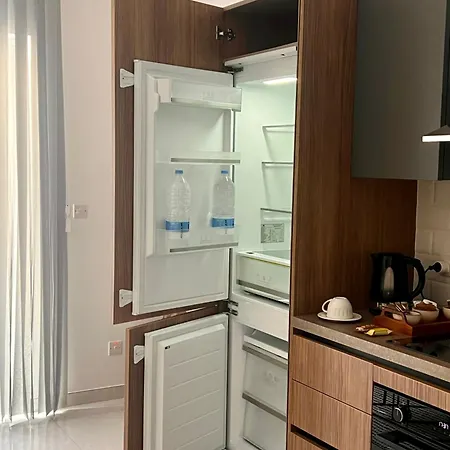 Modern 2 Bedroom Apartment Ideal For Groups Or Families Very Central *
