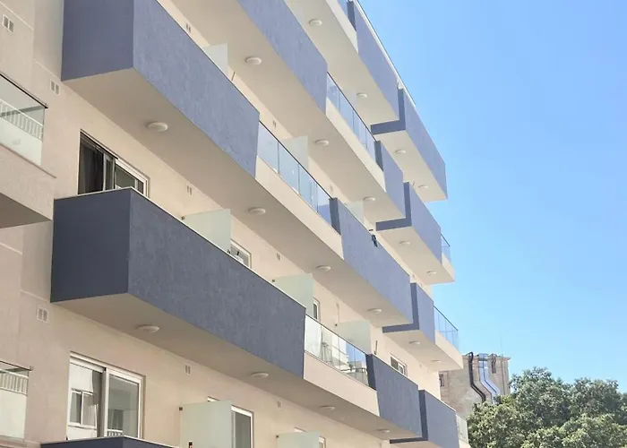 Stylish 2-bedroom Apartment- Near Valletta! Great For Families Or Groups Apartment *